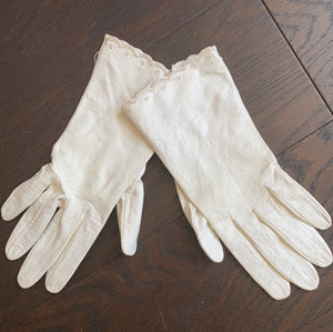 White Vintage Leather Gloves